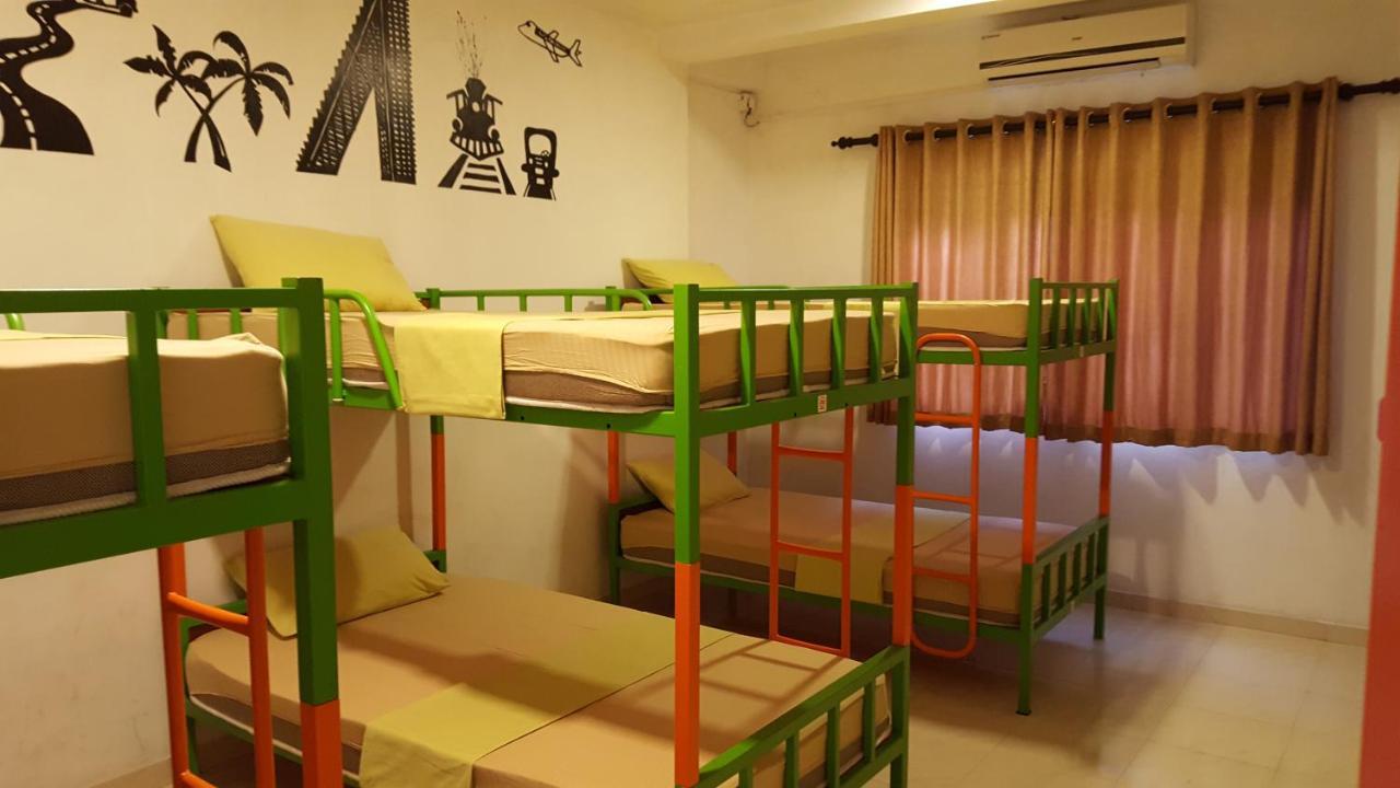 The Backpack Hub At Weligama Hostel ภายนอก รูปภาพ