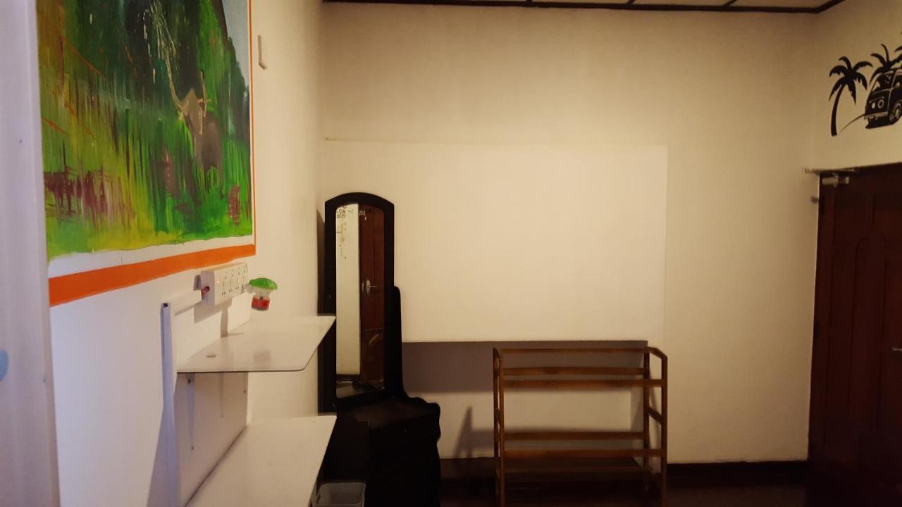 The Backpack Hub At Weligama Hostel ภายนอก รูปภาพ