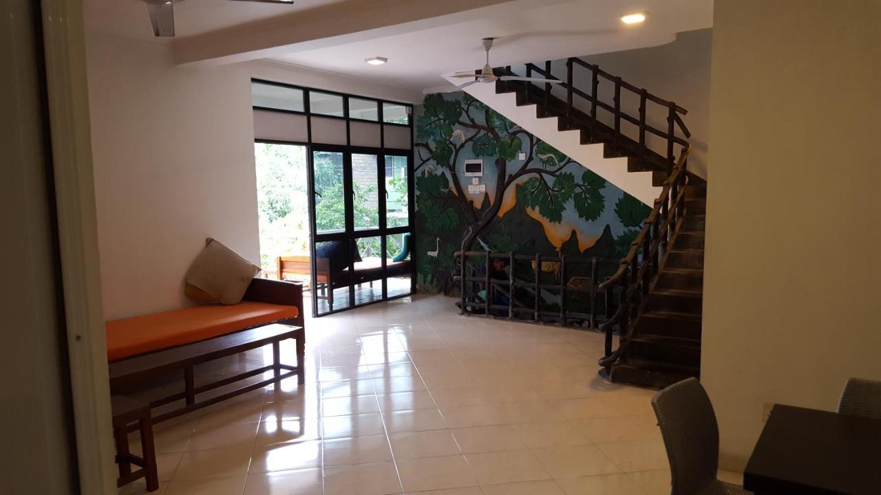 The Backpack Hub At Weligama Hostel ภายนอก รูปภาพ