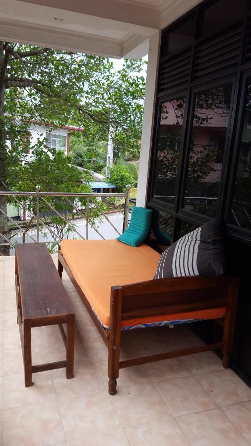 The Backpack Hub At Weligama Hostel ภายนอก รูปภาพ