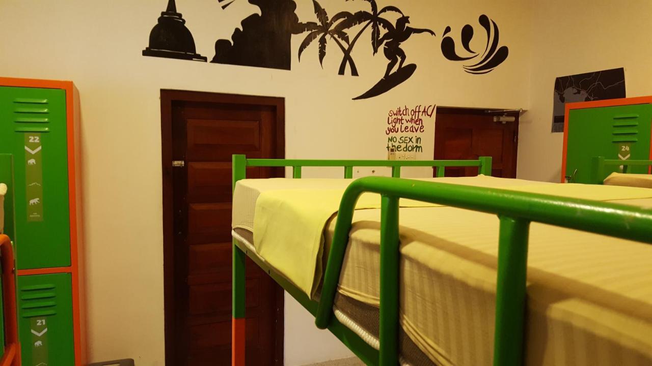 The Backpack Hub At Weligama Hostel ภายนอก รูปภาพ