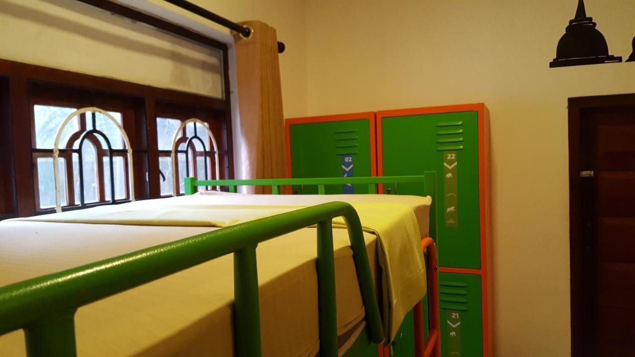 The Backpack Hub At Weligama Hostel ภายนอก รูปภาพ
