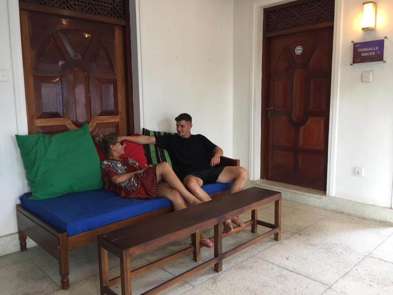 The Backpack Hub At Weligama Hostel ภายนอก รูปภาพ